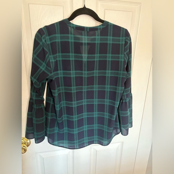 J.Crew Factory Black Watch Plaid Bell Sleeve Top – Size Small Festive Holiday - Picture 6 of 9